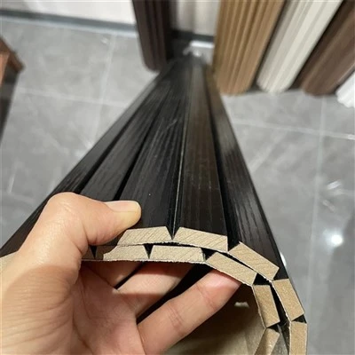Panel MDF Fleksibel Papan Bergalur MDF yang Dapat Ditekuk 600x2400x9mm Panel Veneer Kayu Ek Fleksibel